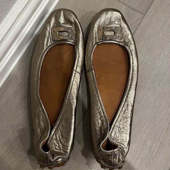 Metallic Gold Women's Ballet Flats - Picture 1 of 4